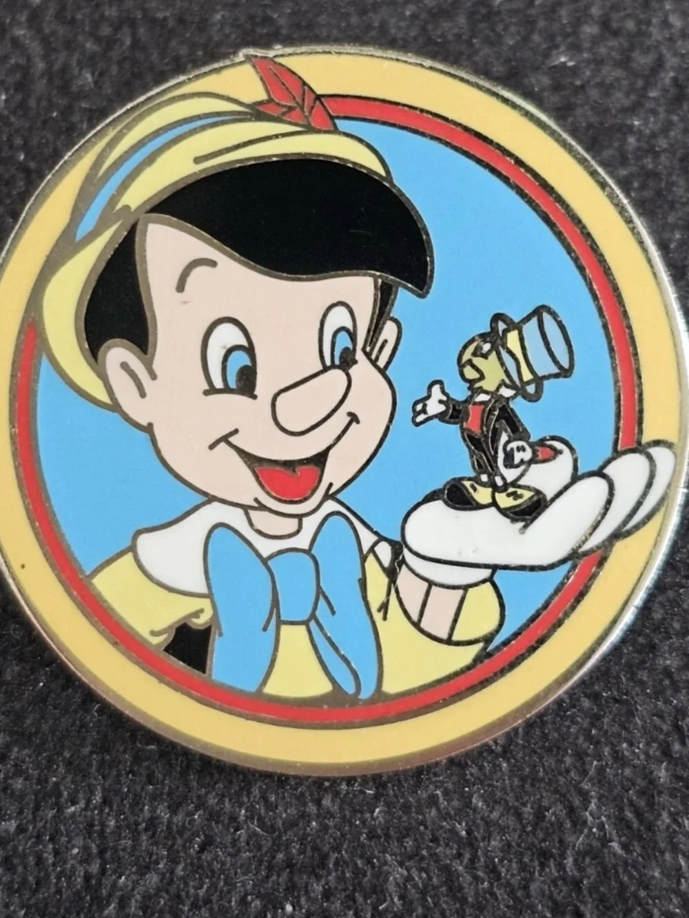 Disney Cruise Line Castaway Club Sling Backpack + Pinocchio Jiminy Cricket Pin